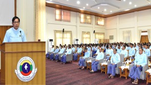 အဂတိလိုက်စားမှုတိုက်ဖျက်ရေးကော်မရှင်ဥက္ကဋ္ဌဦးစိုးသိန်း က ဝန်ထမ်းများအတွက်ထောက်ပံ့ပစ္စည်းများ ပေးအပ်ပွဲ ကျင်းပ