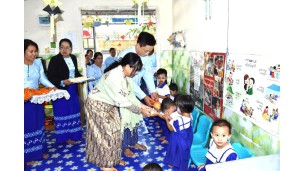 အဂတိလိုက်စားမှုတိုက်ဖျက်ရေးကော်မရှင် ဥက္ကဋ္ဌနှင့် ဇနီးက ကုသိုလ်ဒါနအဖြစ် “ရင်သွေးရတနာ” နေ့ကလေးထိန်းကျောင်းရှိ ကလေးငယ်များအား အာဟာရဖြည့်စွက်အစားအစာများနှင့် ကော်မရှင်ရုံးဝန်ထမ်းများအား နေ့လယ်စာများ ကျွေးမွေးလှူဒါန်း